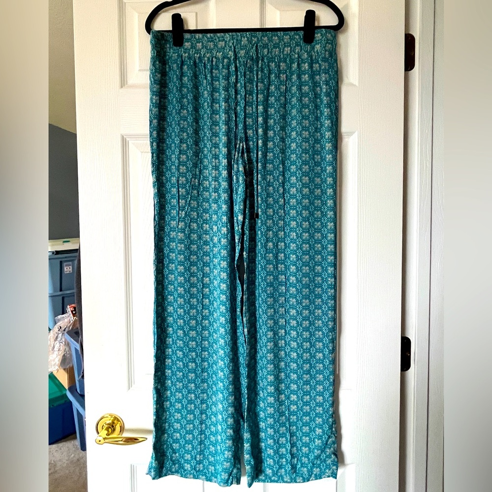 NWT - Women’s Large casual elastic waist pants by Paraphrase